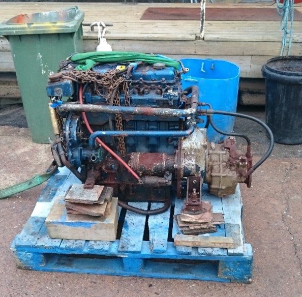 DSC_0050 Engine Out 600x593